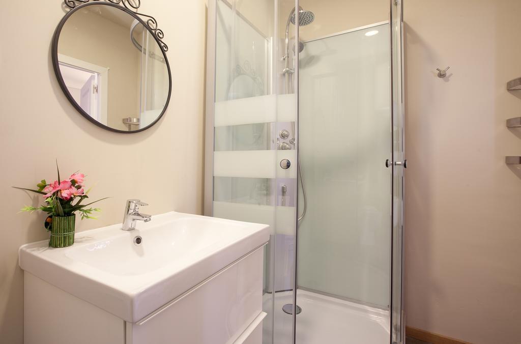 Centric Apartment El Molino Theater P1 Βαρκελώνη Δωμάτιο φωτογραφία